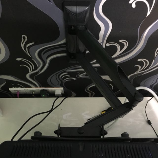 TV Bracket (Category: TV Consoles) located in Singapore. Submitted by raymond1989 (Listing ID 157656896, Image 3). Description: Lcd and led tv. 32-55 inch tv single arm Bracket. With installation. Anyone interested can contact me through this number Raymond 90669450. Thanks for your support..