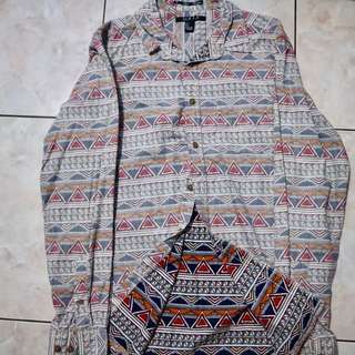 Kemeja Tribal