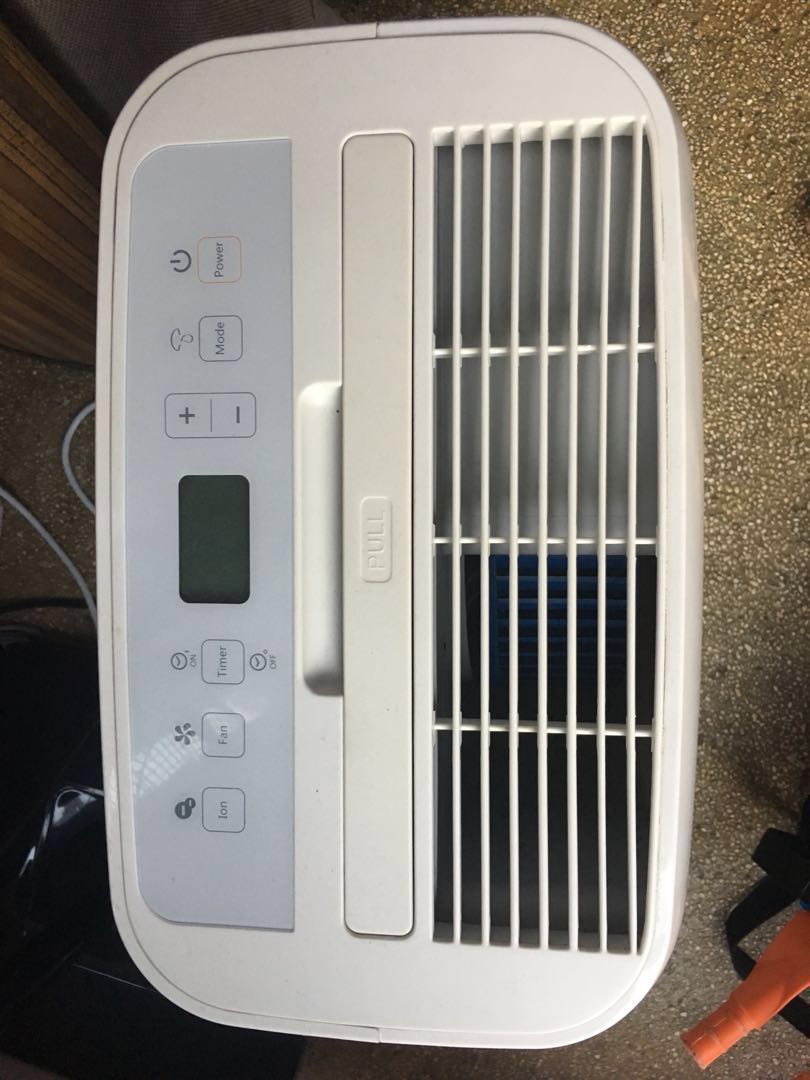 Carrier Dehumidifier DC22CA (4.7L big water tank!), 4+yo, 2y usage, TV