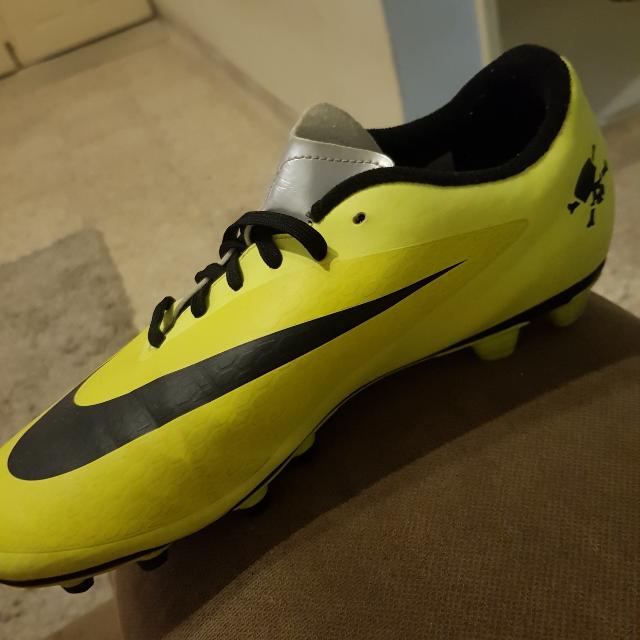 kasut bola nike 2018