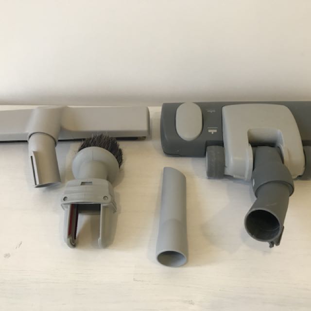 ELECTROLUX CLASSIC SILENCE VACUUM CLEANER (1800W) ZCS2100, TV & Home