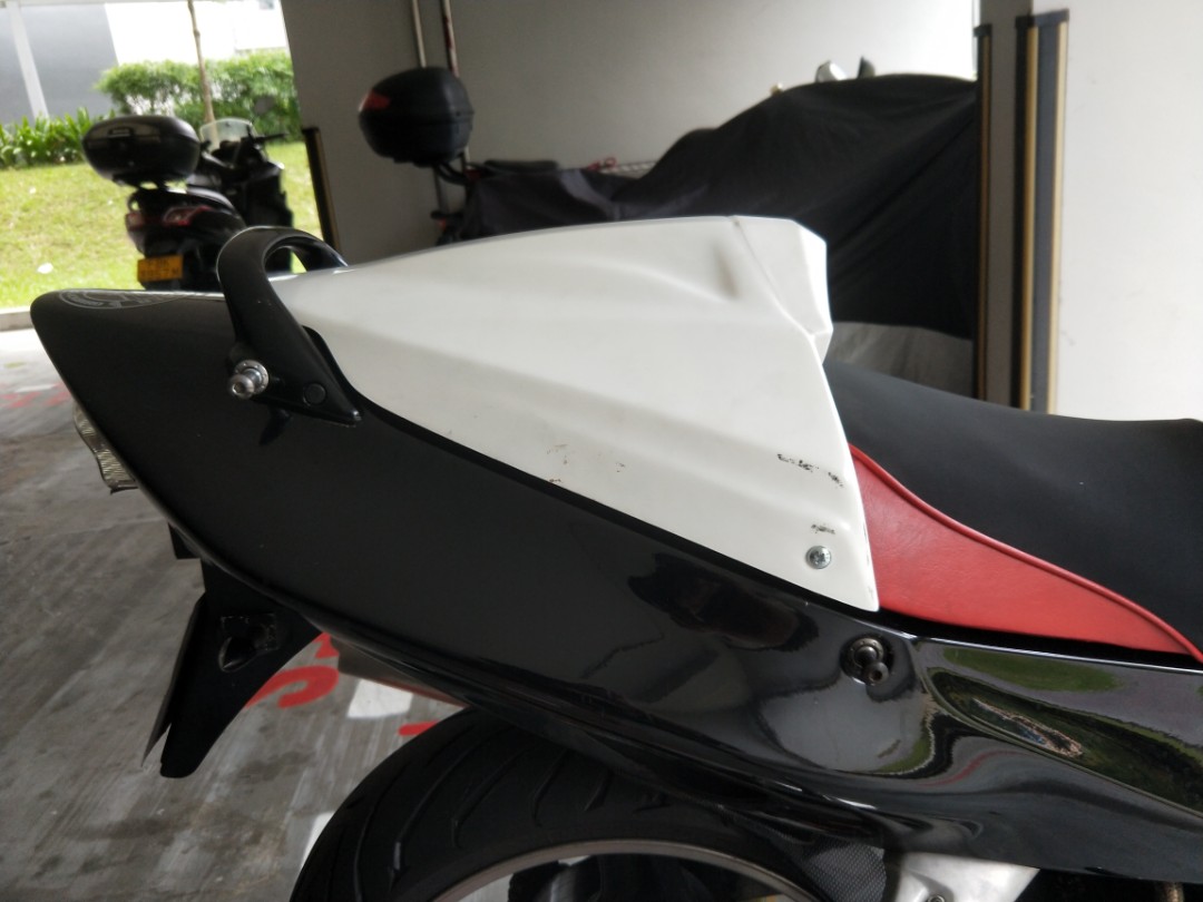 Honda Blackbird CBR 1100XX Seat Cowl (1Seater) Fibreglass Material