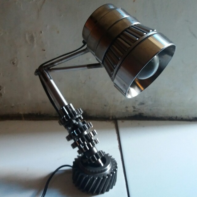 Lampu Belajar Dari Onderdil Bekas - LAMPUKITA
