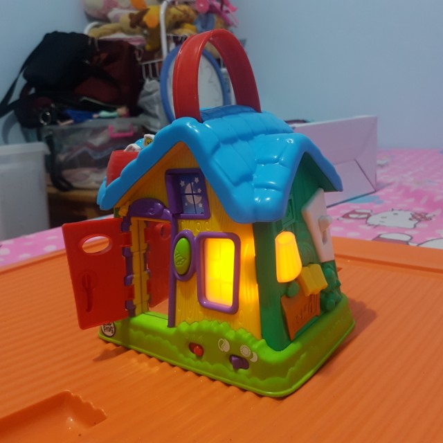 musical house toy