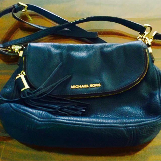 michael kors bedford tassle shoulder bag