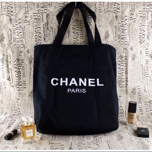Original Tote Bag Chanel VIP GIFT, Barang Mewah, Tas & Dompet di Carousell