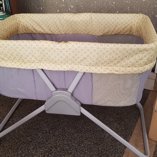 evenflo villi travel bassinet