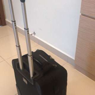Think tank camera roller bag