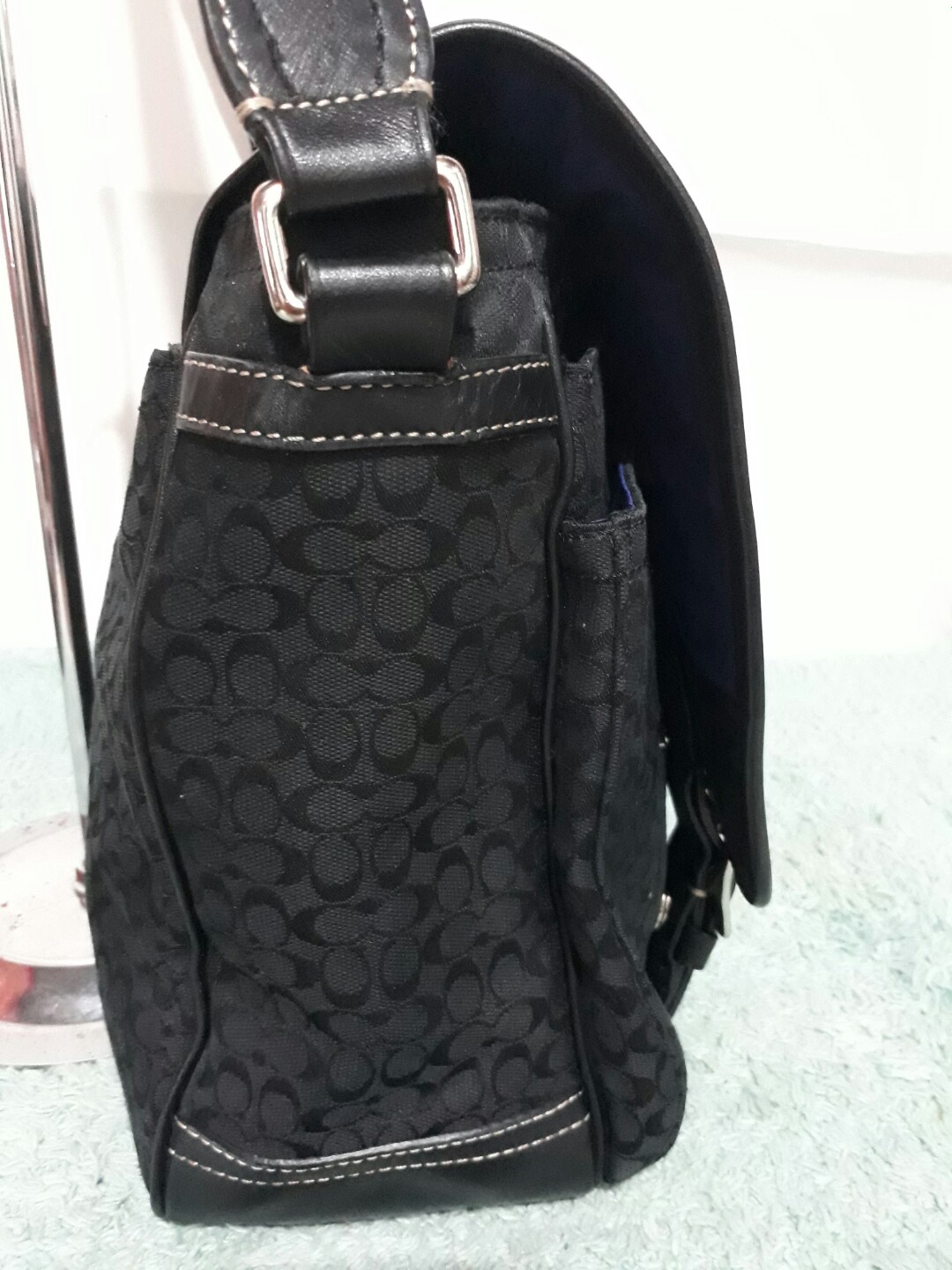 Authentic Coach Messenger bag, Women's Fashion, Bags & Wallets, Cross