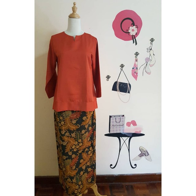  Kurung  Kedah  with Batik  Printed Kain  Muslimah Fashion 