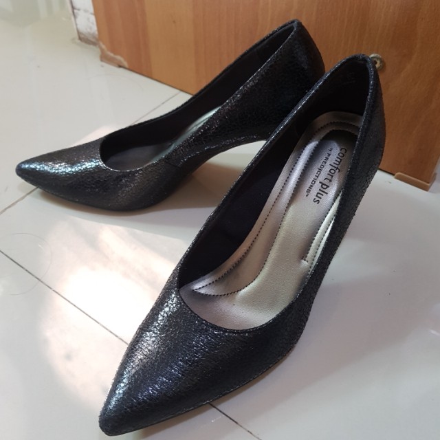 Payless Comfort Plus Women S Fashion Shoes On Carousell