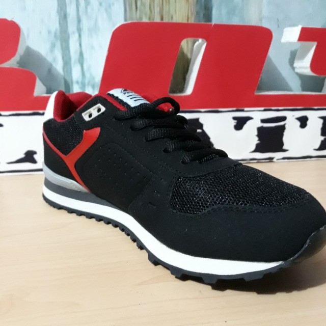 sepatu power running