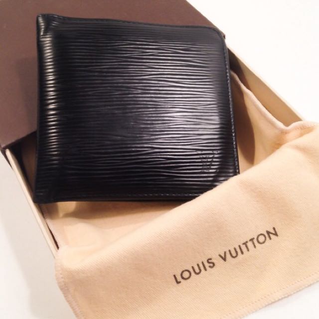 Louis Vuitton Sarah Wallet Epi Leather, Luxury, Bags & Wallets on Carousell