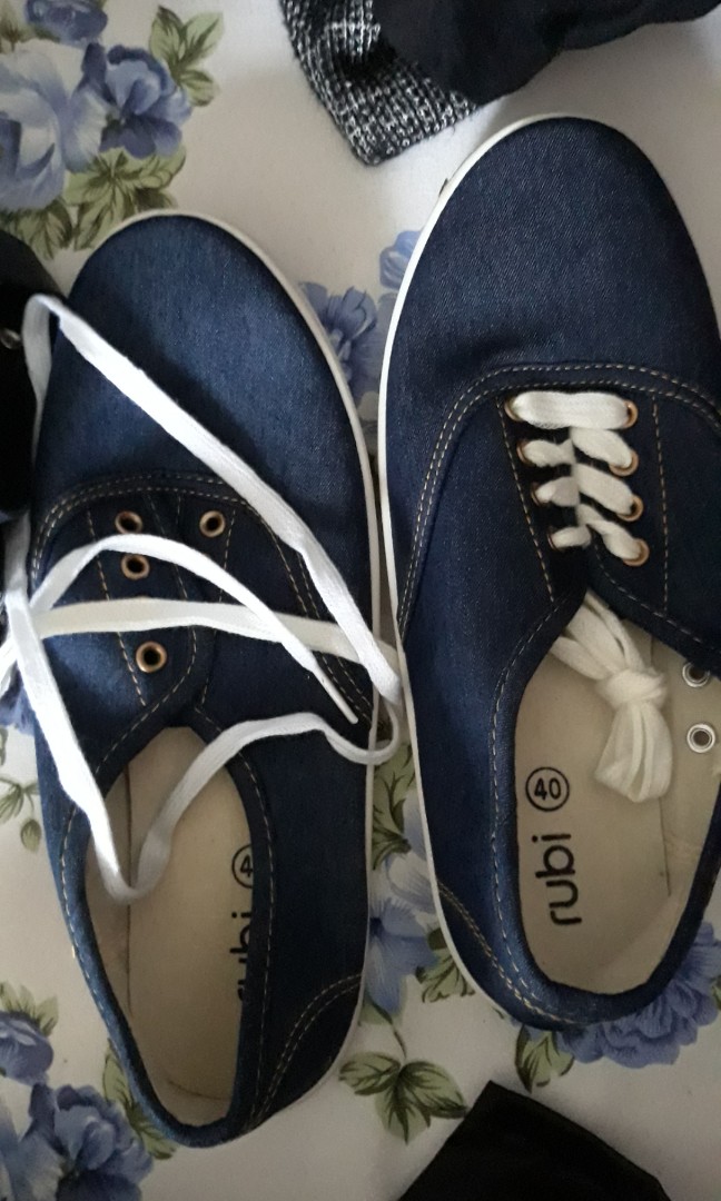 All brand new shoes 1 pair