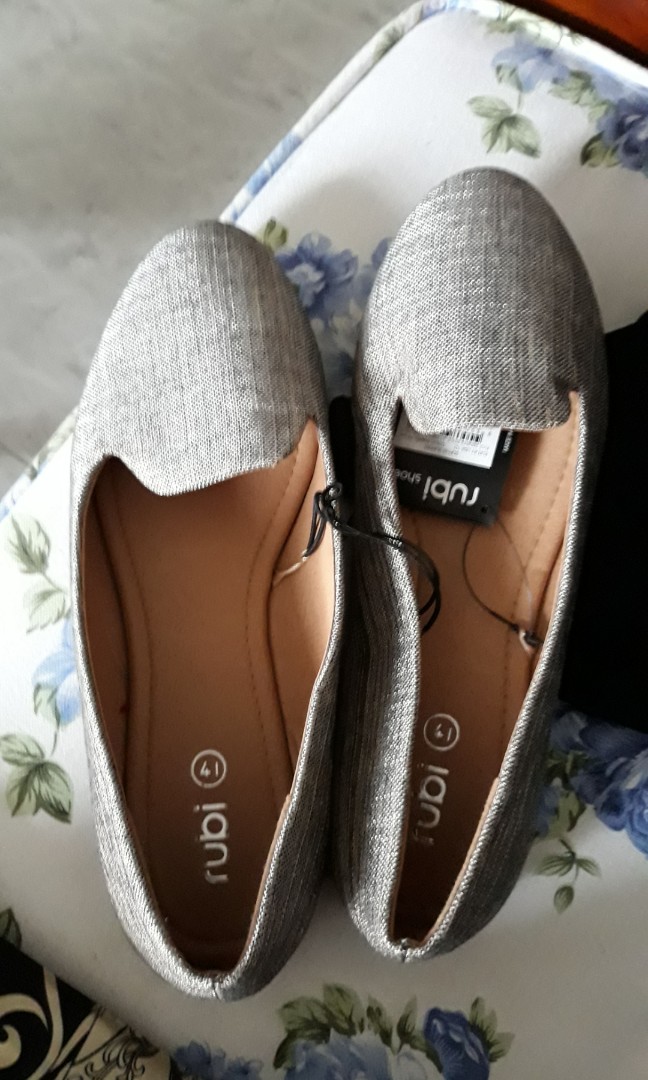 All brand new shoes 1 pair