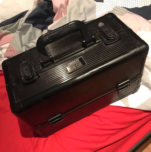 Chi Chi Make Up Carrycase Health Beauty Makeup On Carousell