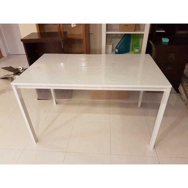 Clearance White Ikea Table Furniture Tables Chairs On Carou Clearance White Ikea Table Furniture