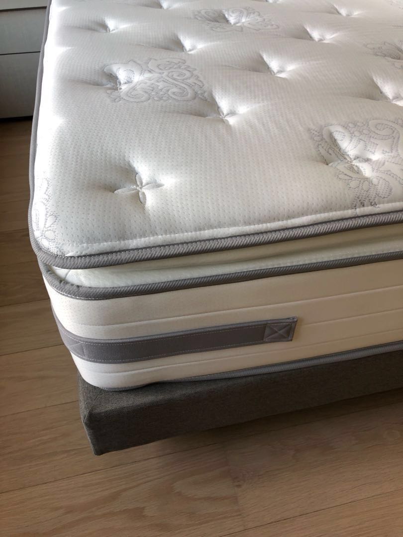 King Size Sealy Mattress Bed Frame Reduced Great Deal Share This Listing