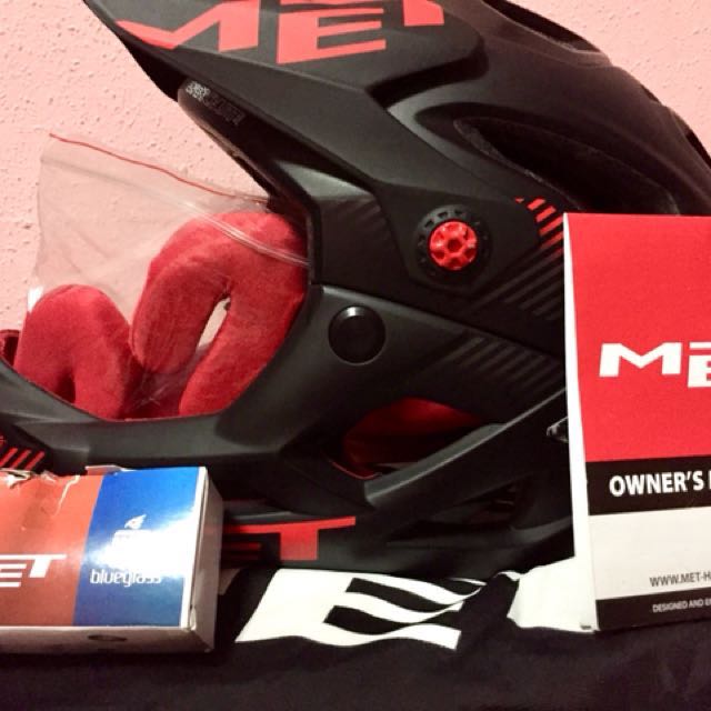 Met shop parachute 2017