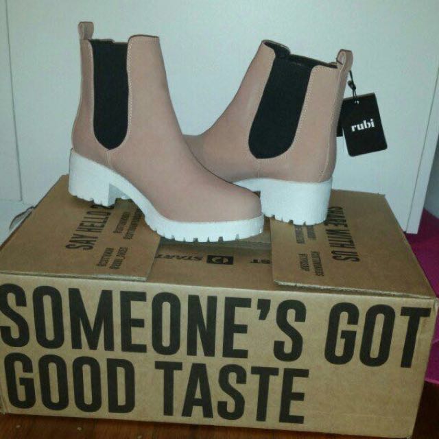 pink brand boots