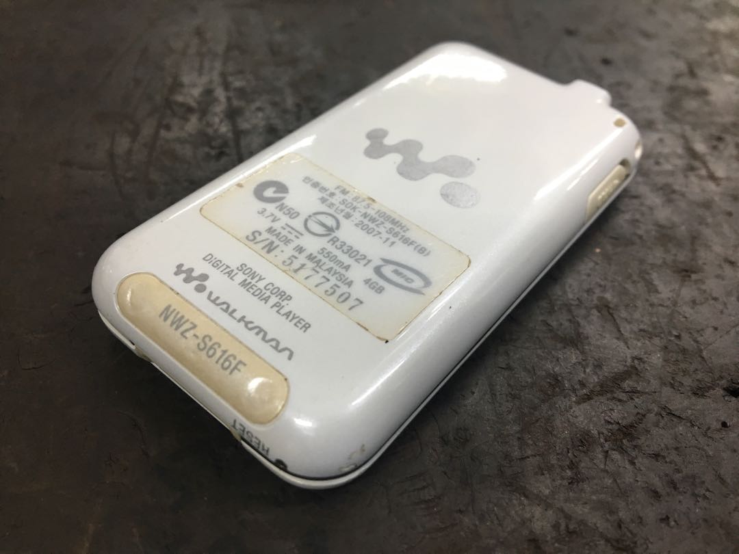 Sony Walkman MP4 NWZS616F Player, Audio, Headphones & Headsets on