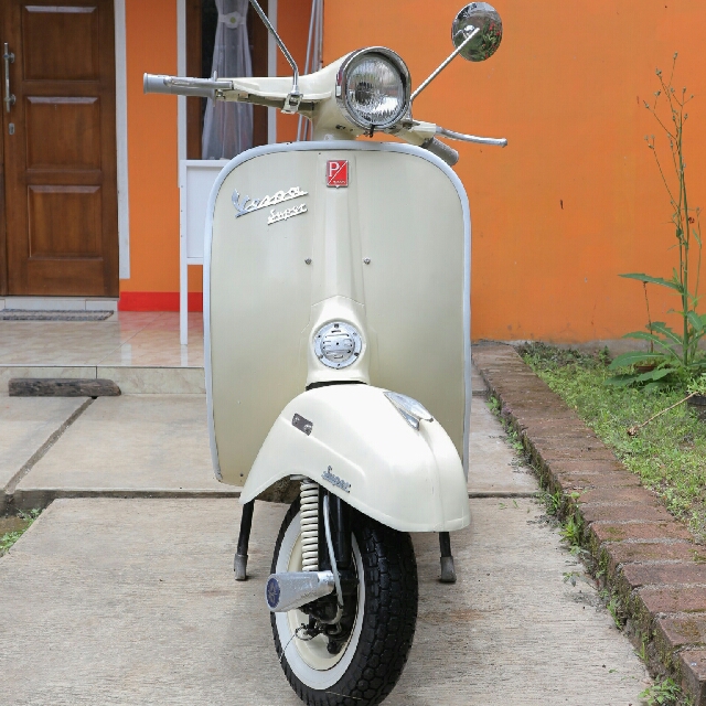 Vespa Super Cream Mulus Motorbikes On Carousell