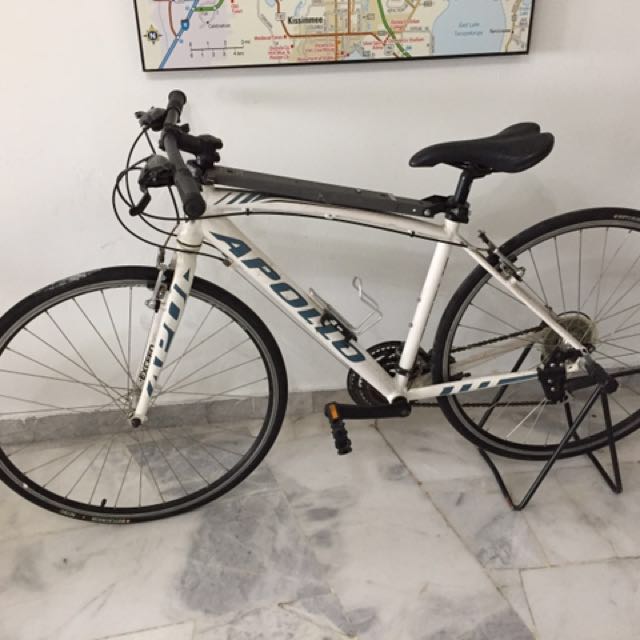 Apollo flat hotsell bar road bike