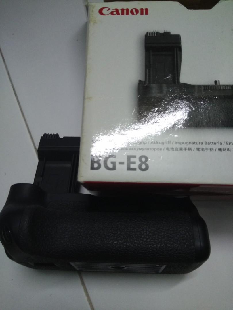 battery grip bg e8, Photography, Photography Accessories, Batteries