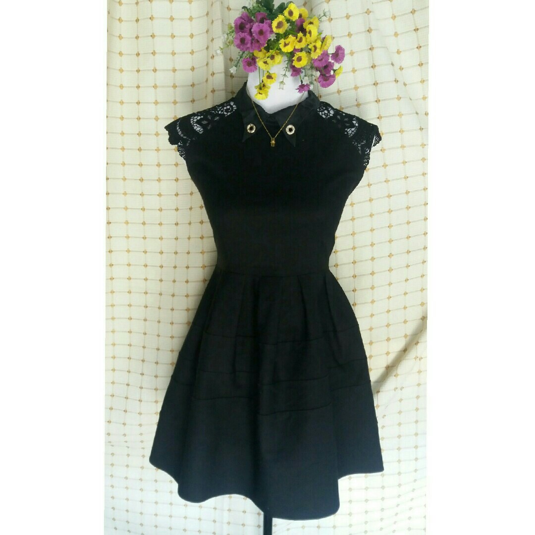 black stretchy korean dress (Category: Other Bottoms) located in Cavite. Submitted by prettyfabpreloved (Listing ID 159045803, Image 1). Description: black formal stretchy korean style dress twice used only no flaws and in very good used condition. ⛔manage expectation these are all preloved not brandnew.