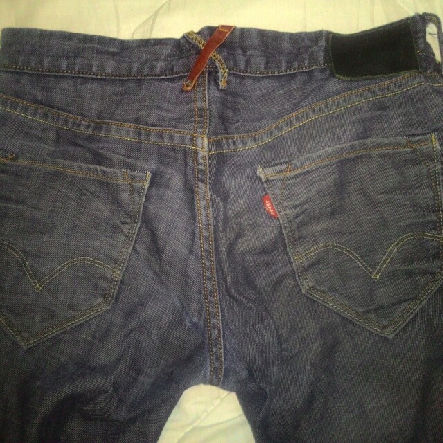levis red loop