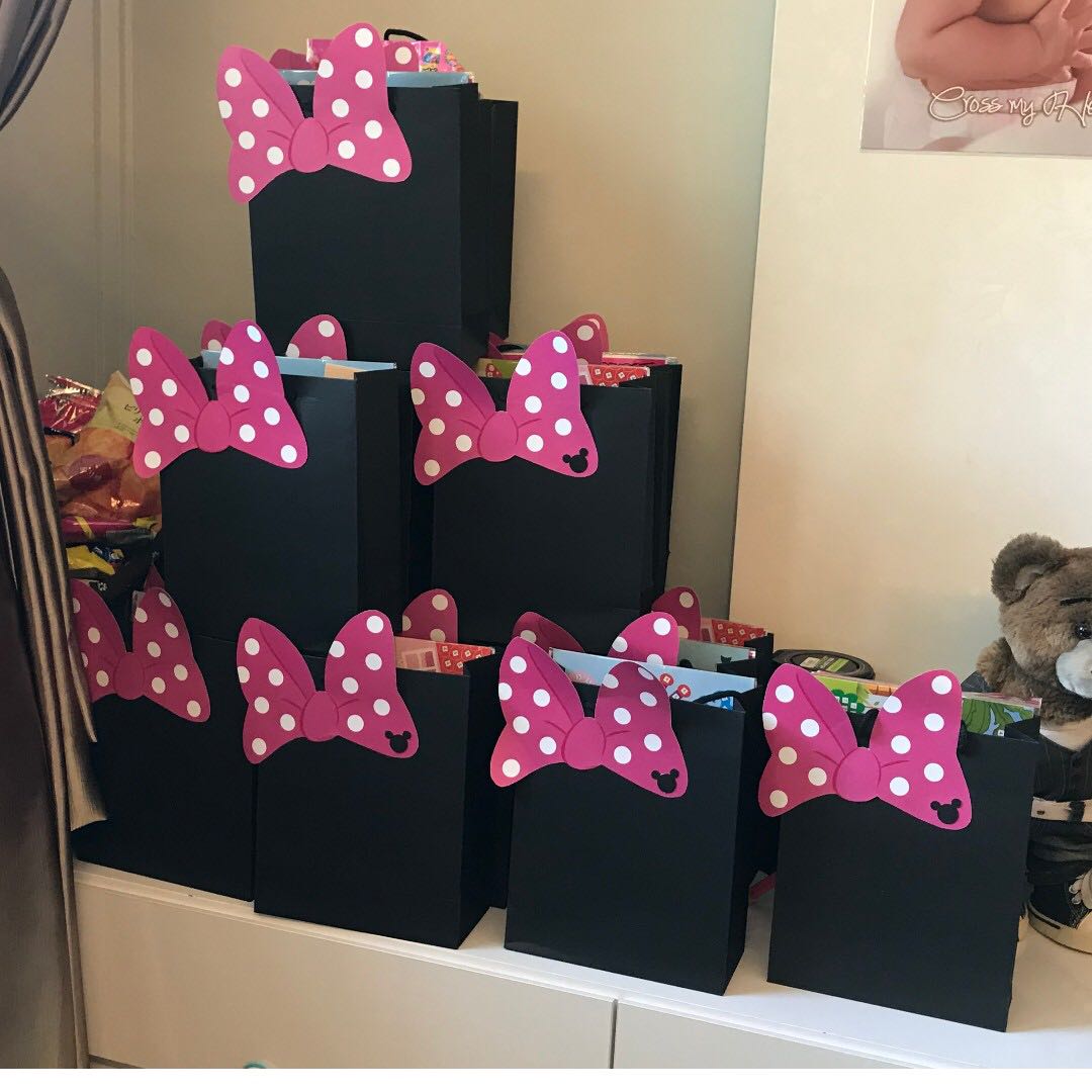 Minnie Mouse Diy Goodie Bag Paper Bag Only Jurong Hobbies Toys Stationery Craft Craft Supplies Tools On Carousell