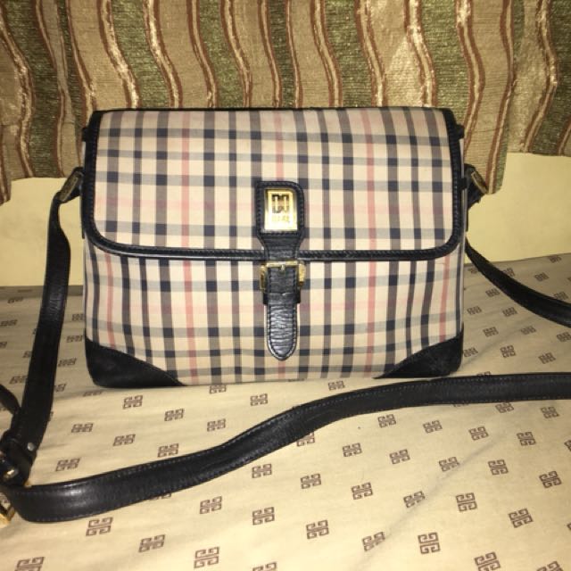 daks sling bag price