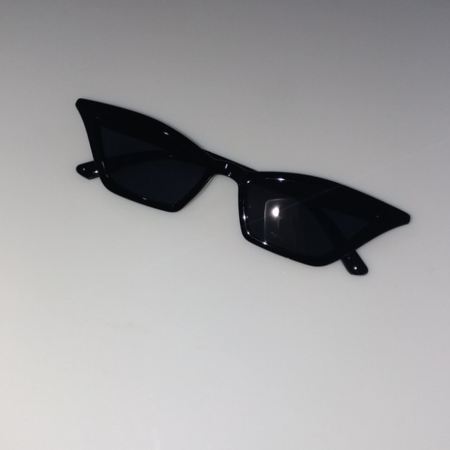 Red Cat Eye Acrylic Sunnies Trendy (Category: Sunglasses & Eyewear) located in Manila. Submitted by pbee.preloved (Listing ID 158997282, Image 3). Description: Brand new Super ganda irl Worn by bloggers.