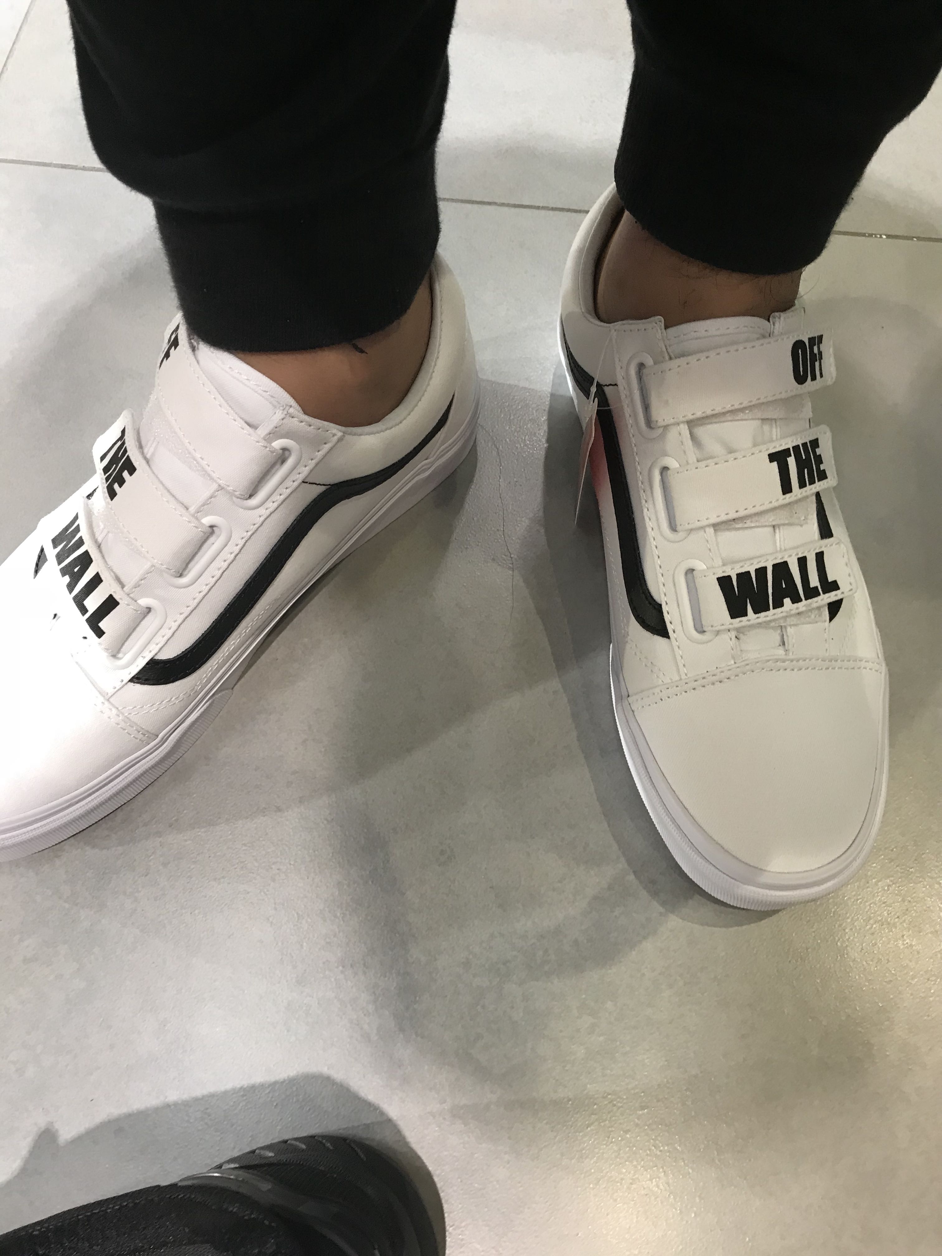 vans off the wall strap shoes
