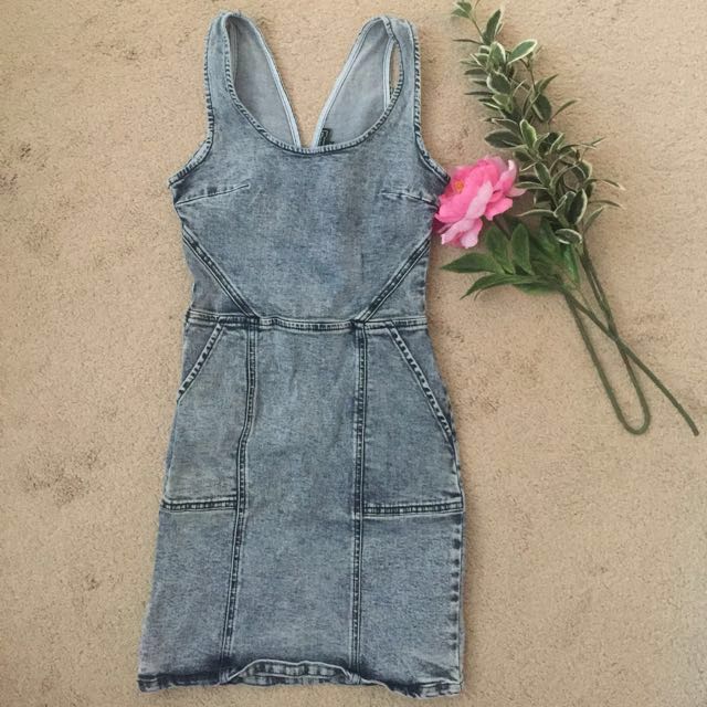 Very Cute back Denim Dress size 6 (Category: Women's Clothes) located in Gold Coast. Submitted by sunseasalt (Listing ID 127117363, Image 3). Description: Washed denim material. Very cute back (crossback) Very true to size. Size 6 Rrp:$89 #DENIMFEVER #CHEAPASCHIPS #DRESSDEAL.