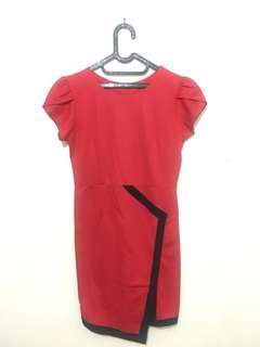 Dress merah bodycon