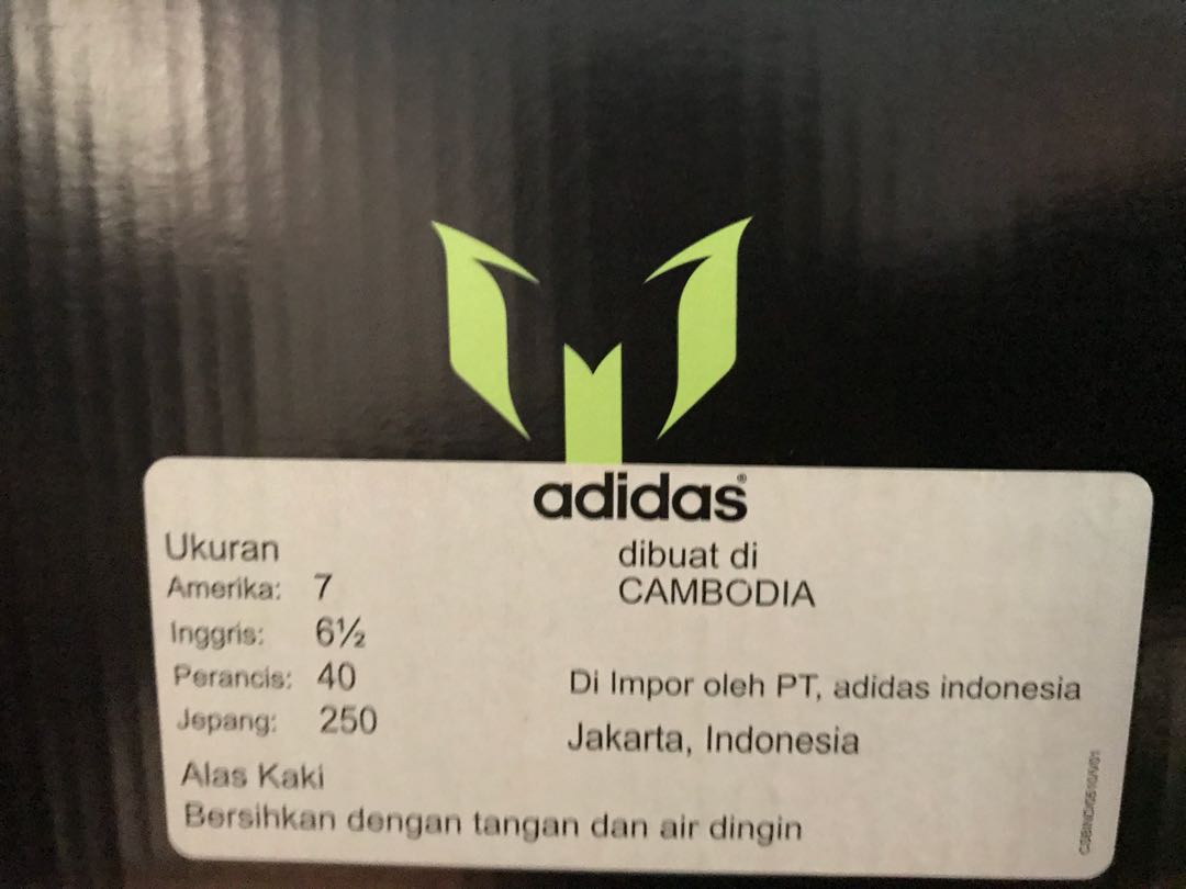 Adidas Futsal, Fesyen Pria, Sepatu di Carousell