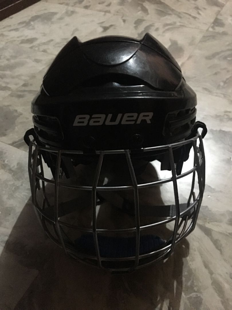 Bauer Helmet size xs ,, Sports Equipment, Sports & Games, Skates
