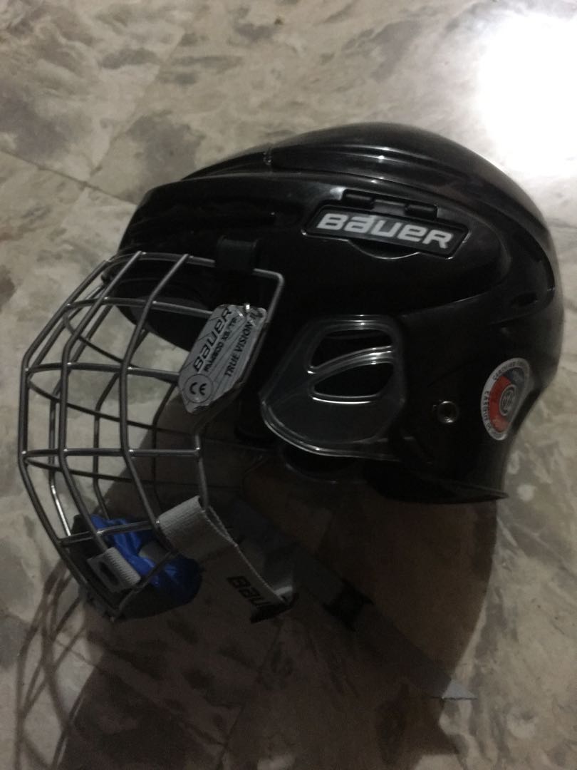 Bauer Helmet size xs ,, Sports Equipment, Sports & Games, Skates