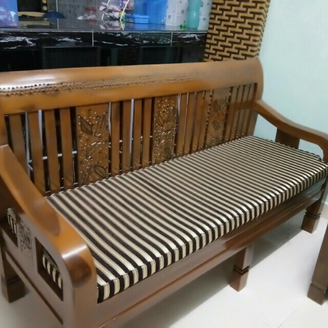 Kerusi 3 store seater