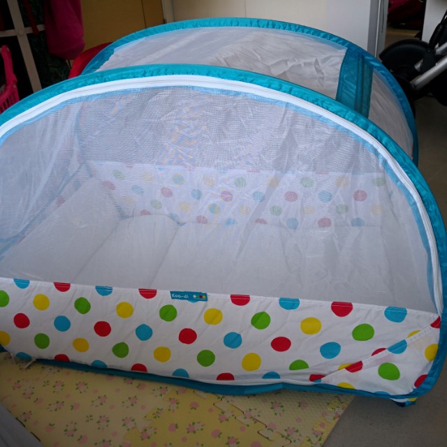 Koo di pop up travel cot inflatable mattress and fitted sheet Babies Kids Babies Kids Fashion on Carousell