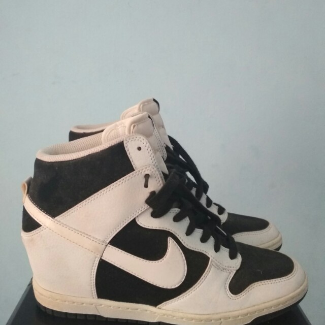 black and white nike high tops womens
