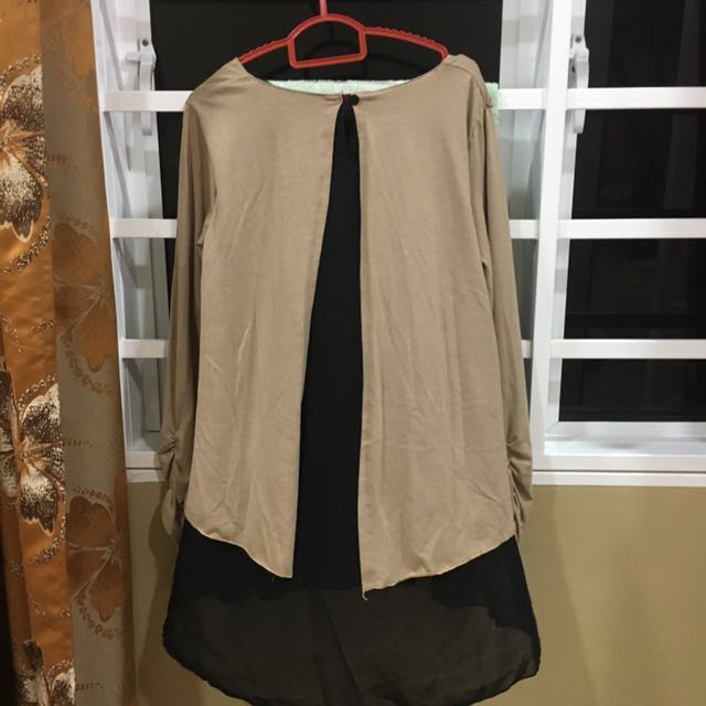 Two Layer Blouse (Category: Blouses) located in Batu Pahat. Submitted by xxshaa (Listing ID 122800162, Image 3). Description: Free size fit M to L 10/10 #Bajet20.