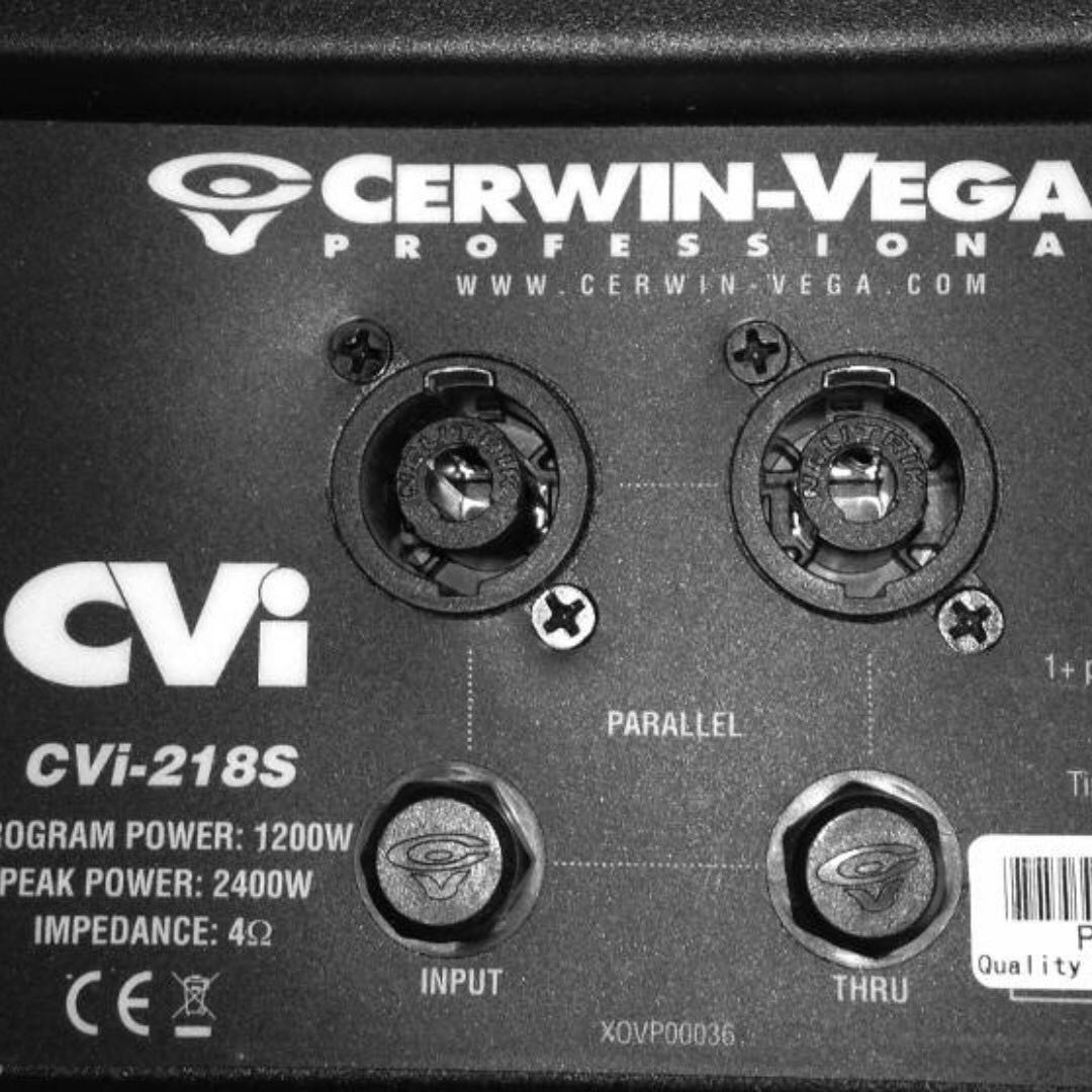 Cerwin-Vega Professional 2,400 Watts Passive PA Contra 2 x 18