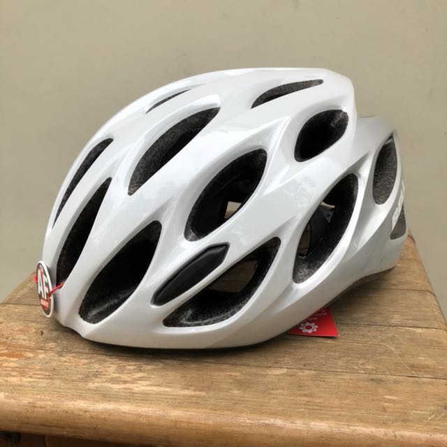 New Bell Draft Asian Fit Helmet White Silver Bicycles Pmds Bicycles On Carousell