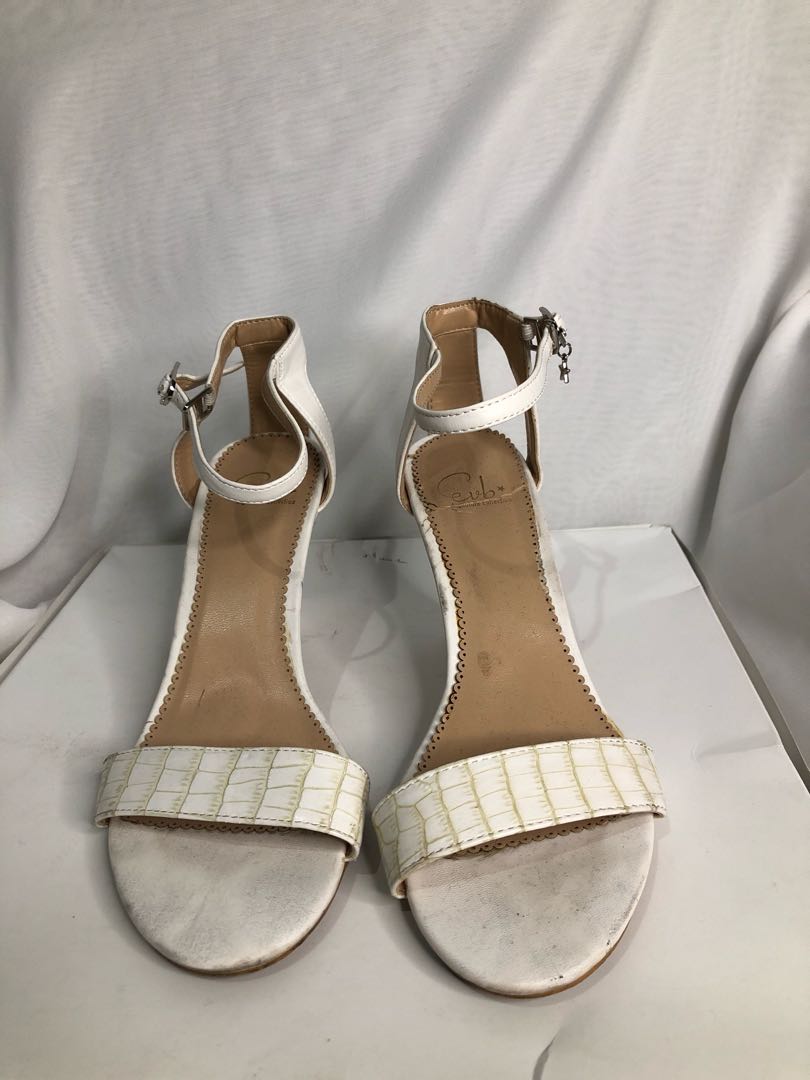 Sepatu Hak Tinggi Putih Women S Fashion Women S Shoes On Carousell
