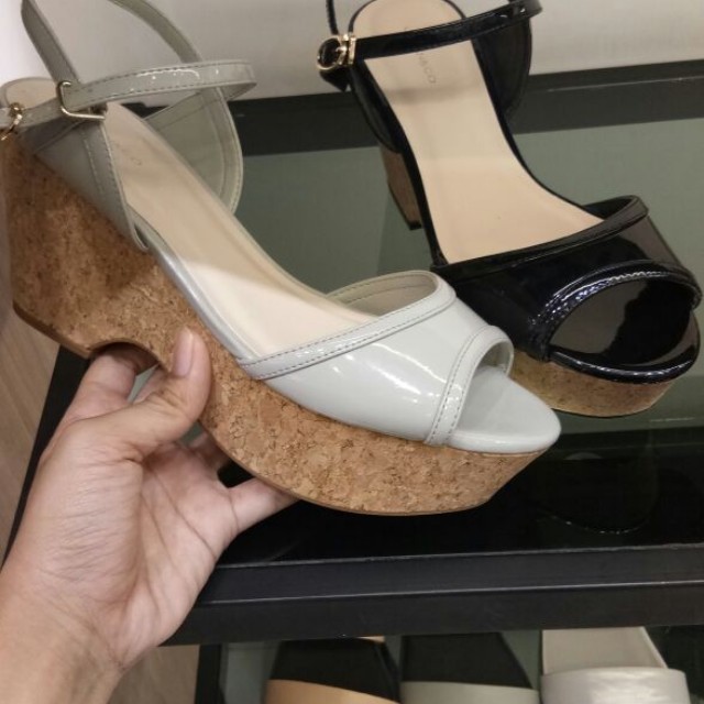 Urban N Co Wedges Fesyen Wanita Sepatu Di Carousell