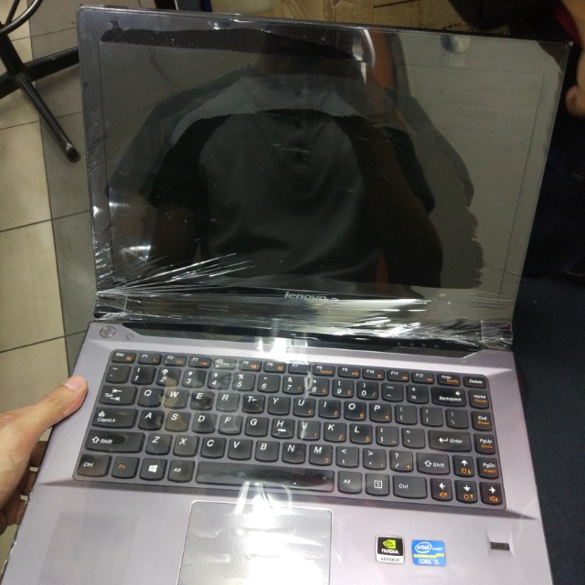 Lenovo V480 i5 3210M 4GB RAM NVIDIA GT 630M 1GB Computers
