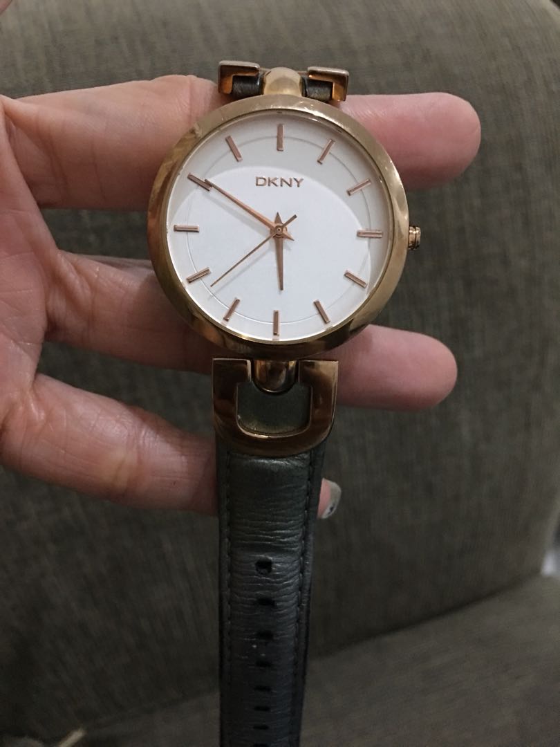 preloved original dkny watch