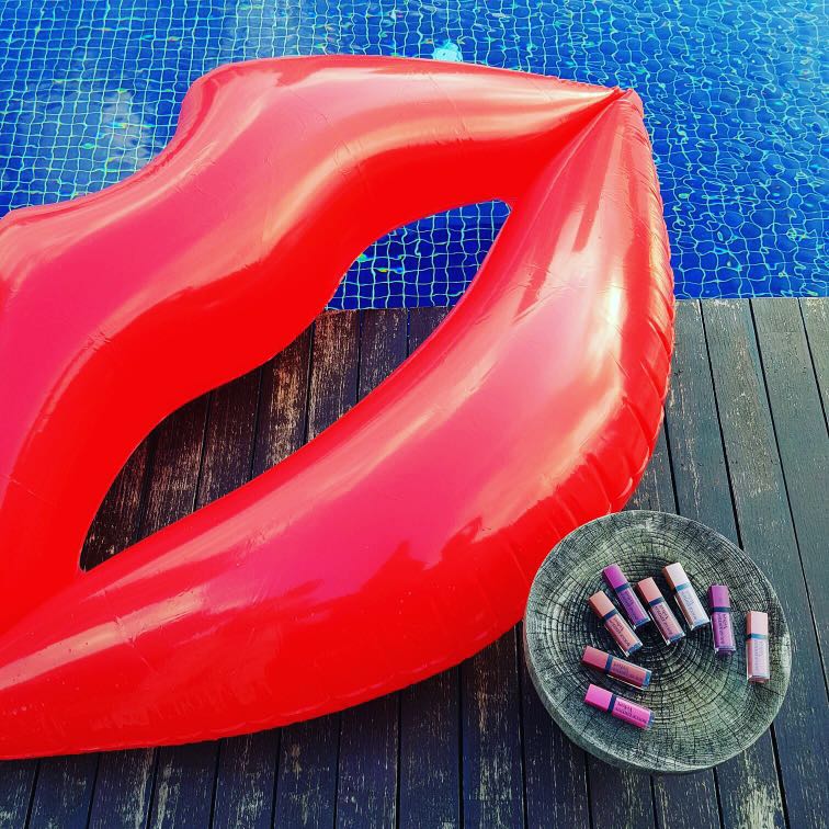 Red Lip Pool Float (Category: Sleeveless) located in Singapore. Submitted by floatyfloats_sg (Listing ID 159570246, Image 1). Description: 180cm across in dimension which includes when fully inflated. Takes about 3 minutes to be fully inflated with an electric pump! :) Available for rental of floats as well Rental charges are as followed 2 days: $15 5 days: $18 7 days: $20 +$3 per day for every additional day after the 7th day 😃 Deposit $60 Foll